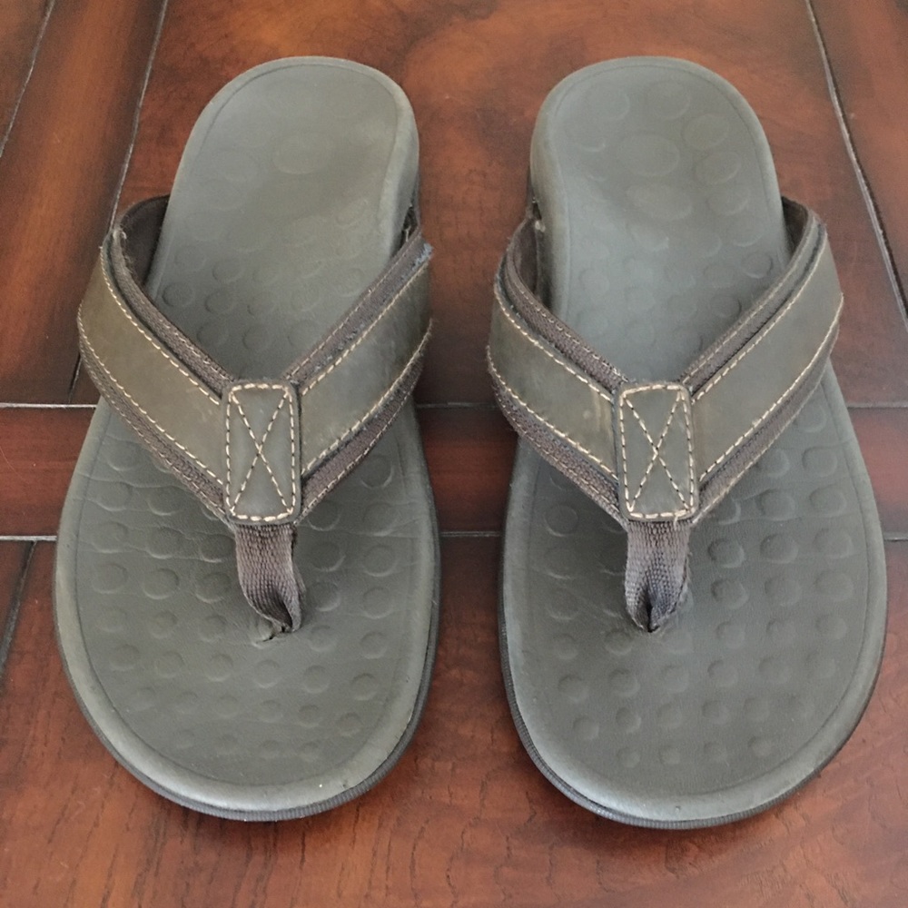 Vionic Sandals / Flip Flops - Men’s Size 10 or Women’s Size 11 - Great Pre-owned